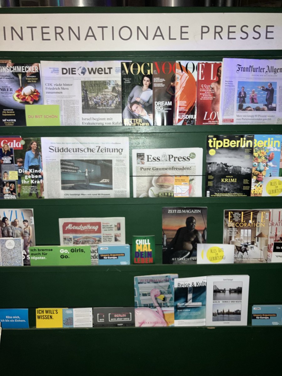Beim Berliner-Abend-Kiosk auf dem #cdupt24 ist ⁦@derspiegel⁩ offenbar schon ausverkauft 😉