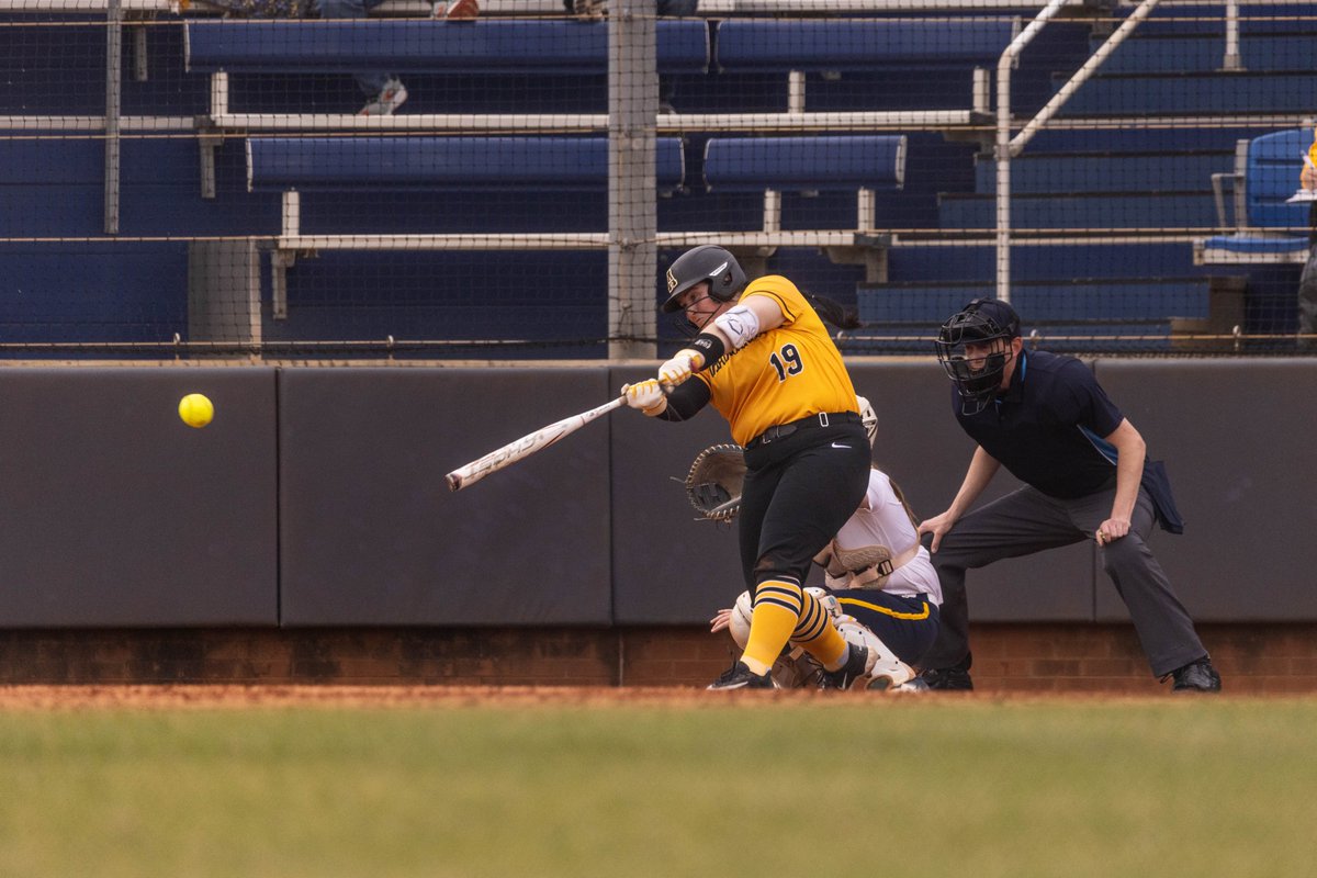 AppStateSB's tweet photo. Happy Birthday, Olivia! 🎂👑

⛰️🥎 https://t.co/bONPCQHlm8