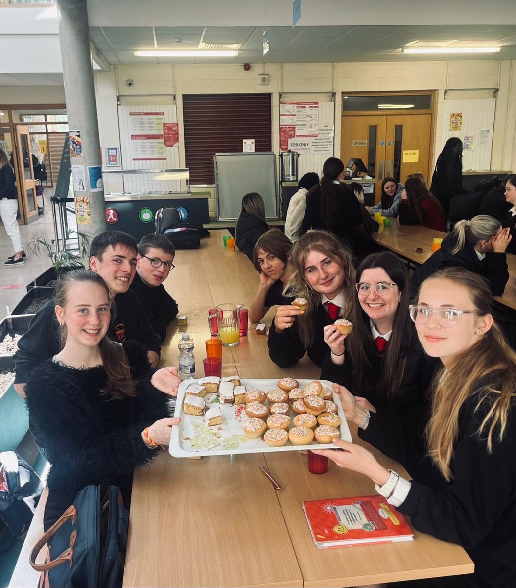 Our French visitors joined our TYs for some treats and even made their own Brioche for our TYs to sample! #TownTwinning @CeistTrust
