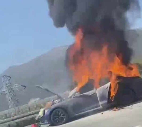 Gaziantep'te bir Togg şarj esnasında alev aldı. Geçtiğimiz günlerden Tesla otomobillerin de yandığı gündeme gelmişti. 
Sizce elektrikli araçlar güvenli mi?