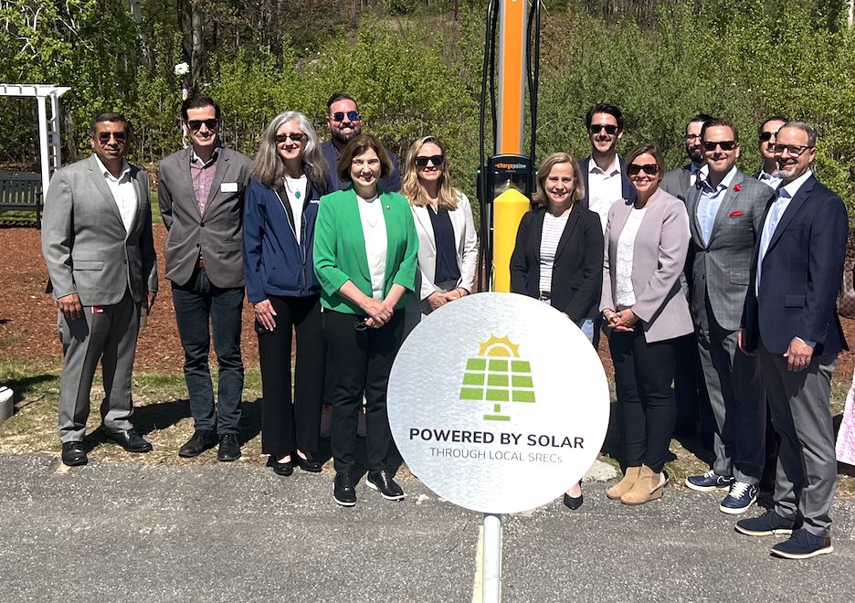 We had a great time kicking off NH Energy Week with @merchantsfleet, celebrating their work leading the nation in fleet electrification. Their AmpedUp project established New Hampshire’s largest workplace EV charging installation right here in Hooksett. #NHPolitics