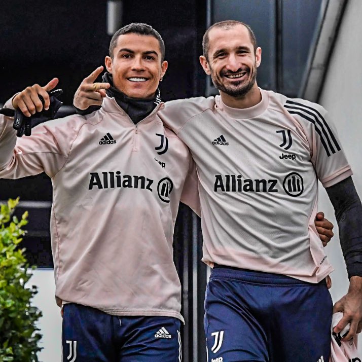 🧠🗣️ Chiellini on Cristiano Ronaldo: 'The first year he wanted to shake up the world and show that he was stronger than all of Real Madrid.' 'We were unlucky with injuries and lost to Ajax. If we had reached the final, he would have led us to victory.' (BSMT Podcast)