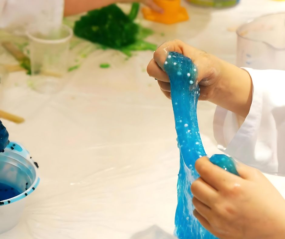 EFKCorp's tweet image. Mixing, molding, and making memories. Our young innovators are turning glue into Play-Doh, slime, and bouncy balls, one experiment at a time. Let the creativity flow!

#EngineeringForKids #Slime
