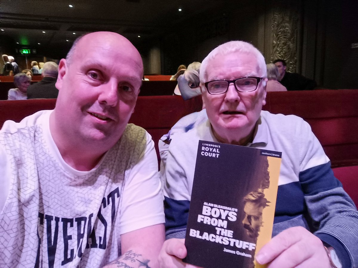 Boys from the Blackstuff with dad tonight. Great show seen it last run aswell. Will be a good night. @RoyalCourtLiv