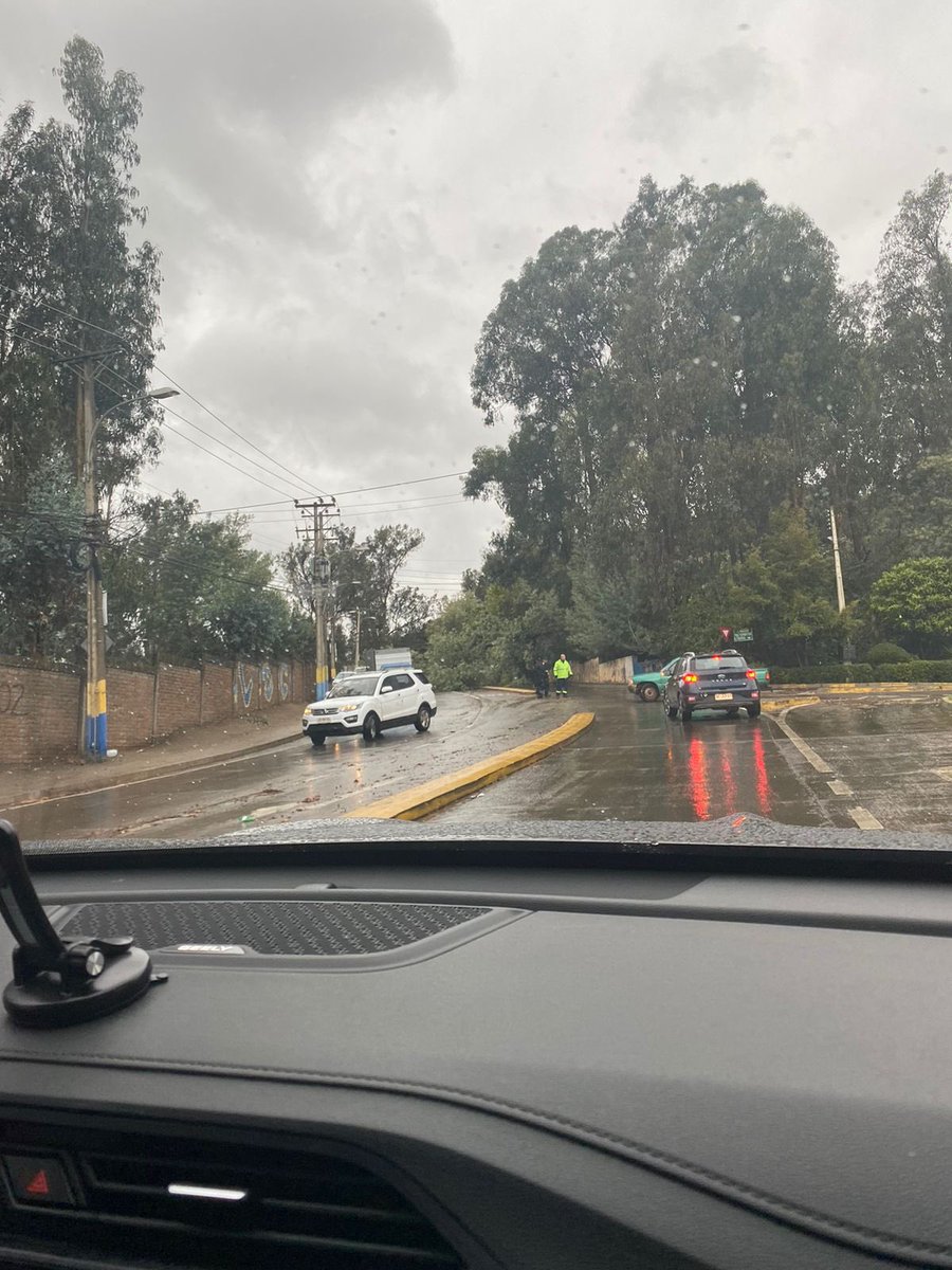 JeaneFredes's tweet photo. Subida Padre Hurtado, altura Gimnasio Municipal @sitiodelsuceso @radio_festival @vinadelmar @biobio https://t.co/tRXRiZTLY9