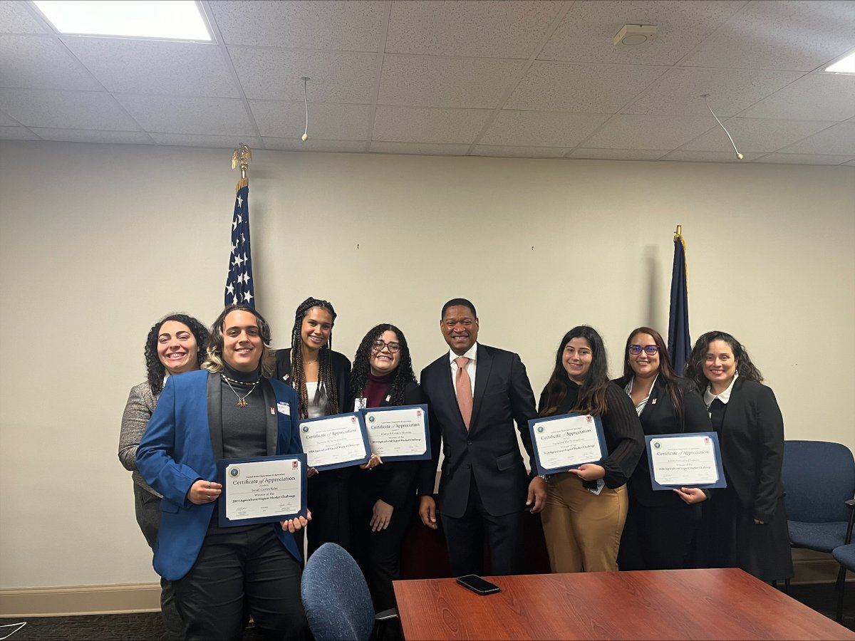 HACUNews's tweet image. Inter American University of Puerto Rico - Aguadilla, the winning team of the HACU and USDA Agricultural Export Market Challenge, in Washington, D.C. meeting with USDA Administrator Whitley.
bit.ly/49uKALI
@USDAForeignAg