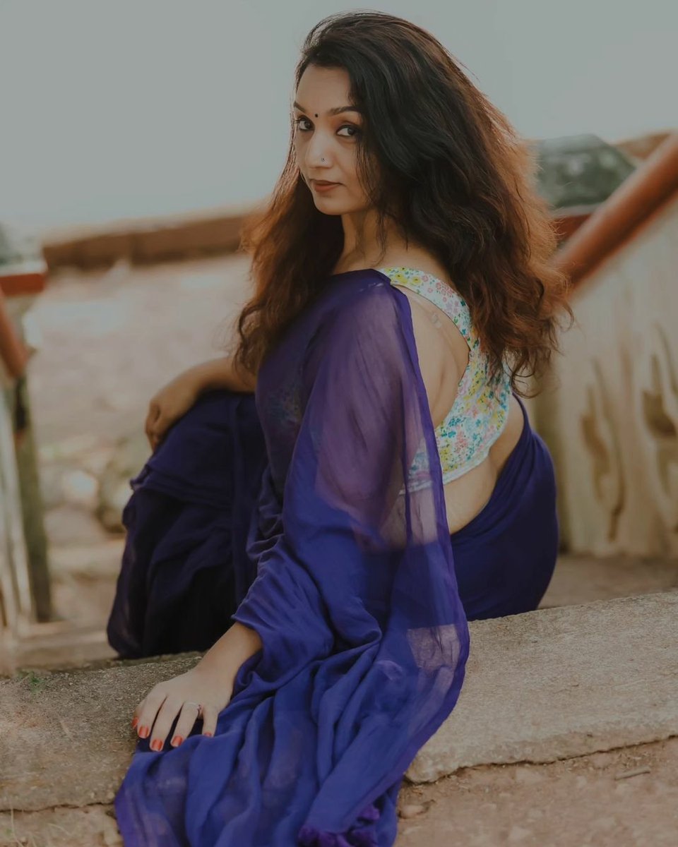 The best attire for all occasions is saree The best part for express all our desires is eyes.. Both are valuable when it explored with right accompany