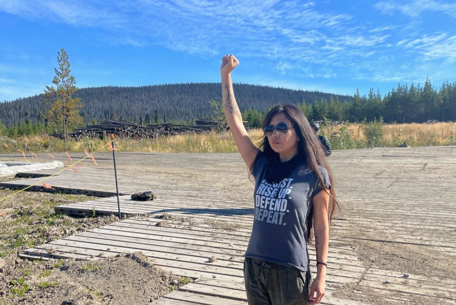A new report from the @BHRRC documents 630 instances of attacks in 2023 against people raising concerns about business-related harms. One of those people is Wet'suwet'en land defender Jocey Alec. More at pbicanada.org/2024/05/07/bhr… #BizHumanRights #HRDs #AbolishCIRG #WetsuwetenStrong