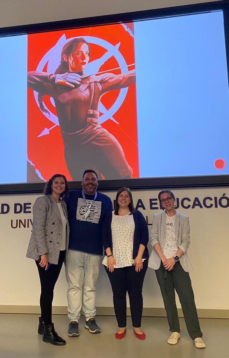 Un placer haber participado hoy en el I Congreso Internacional #Mujeresquinspiran para hablar sobre #Elviajedelaheroina, un proyecto lleno de investigadoras que son fuente diaria de inspiración. Gracias a <a href="/JesusCondeJ/">Jesús Conde-Jiménez</a> y <a href="/AngelaMartinG/">A. Martín Gutiérrez</a> por la invitación.  <a href="/readuck/">ReaDuck Ediciones</a>  <a href="/EducacionUs/">Facultad de Ciencias de la Educación @unisevilla</a>
