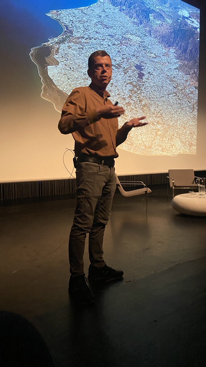 tcivit's tweet photo. Conferència molt interessant de @MeteoMauri a Premià de Mar sobre emergència climàtica i reciclatge de residus @premiademar 
O ens hi posem seriosament o el planeta se’ns en va pel pedregar. 
@PepRipolles https://t.co/R78XwHhUQ7