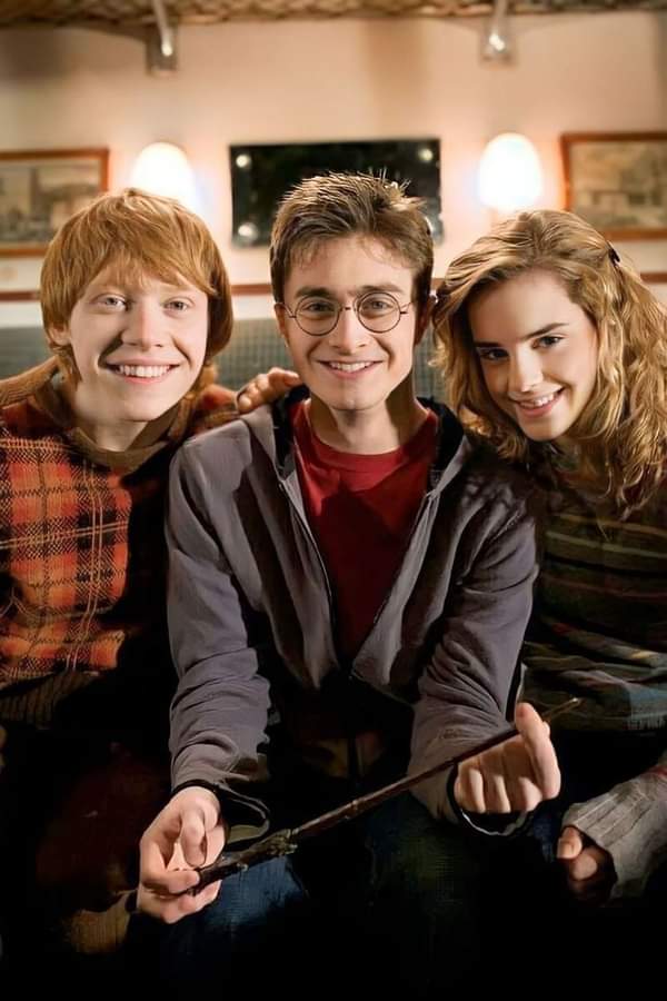 Forever ' @harrypotter ' ♾️⚡🪄✨
Ron Weasley, Harry Potter and Hermione Granger 🪄✨

#foreverharrypotter #harrypotter #hermionegranger #ronweasley