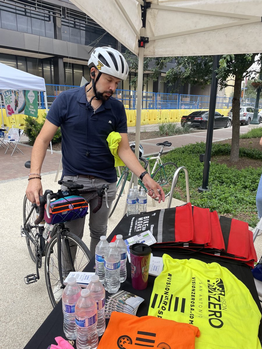 🚴‍♂️🥐 Don't miss out on Bike to Work Day! Swing by our Energizer Station on May 17th for breakfast treats and bike-friendly giveaways. Houston & Main St. Start your day with a pedal and a smile! #BikeToWorkDay #COSATransportation