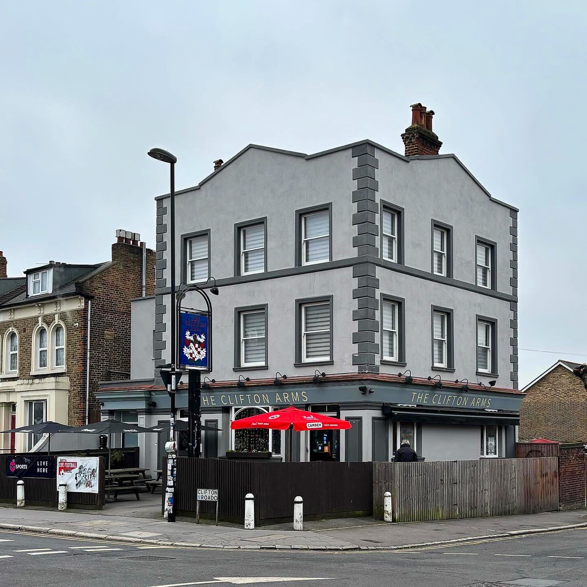 The Clifton Arms 
📍21 Clifton Rd, London SE25 6NJ
🚇Selhurst 
🍺 £5.60 Estrella

A Welcoming Backstreet Palace Boozer.  

#londonpub #pub #palace #selhurst #crystalpalace #croydon #local #southlondon #cliftonarms 

Full feature on Instagram and Facebook, link in bio. 🍻