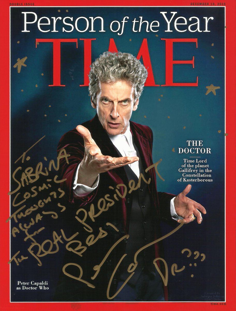 #ThrowbackTuesday (May 7, 2017): Day 2 of @wizardworldint in MN. I gave #PeterCapaldi my #TimeMagazine manip as a gift and one for me to sign. He was stunned, staring at my art for several seconds before signing it! 🫣😍 Photo of Peter: Steve Campbell. #DoctorWho #TwelfthDoctor
