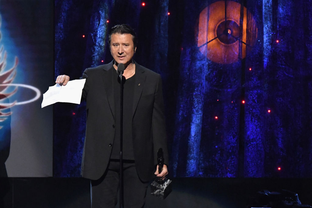 Today in 1998 @StevePerryMusic officially leaves @JourneyOfficial Name a band other than #Journey you'd like to hear #StevePerry sing with. - @JoeRockWBAB #Rock #ClassicRock #JourneyBand #WBAB (Photo by Mike Coppola/Getty Images)