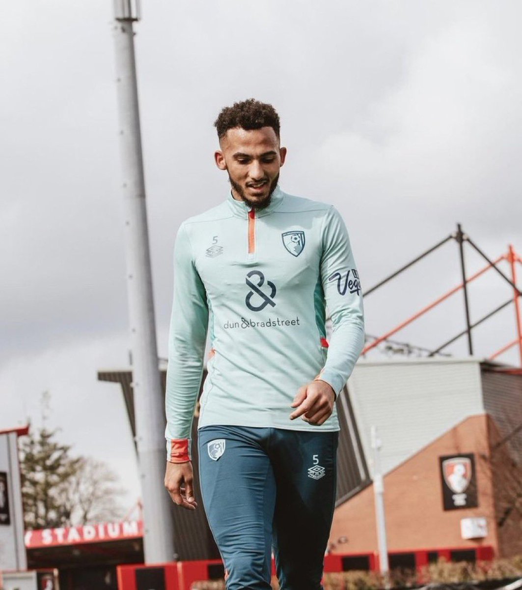 TheSpursWatch's tweet photo. Newcastle are set to sign #Tottenham target, Lloyd Kelly as a free agent.

Verbal agreement in place between parties, reported by @Santi_J_FM https://t.co/YCANNguUoc