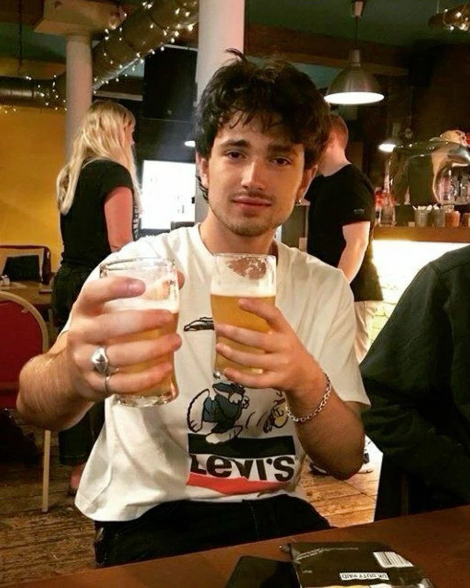 Daily Elijah Hewson (@eliluvrbot) on Twitter photo 