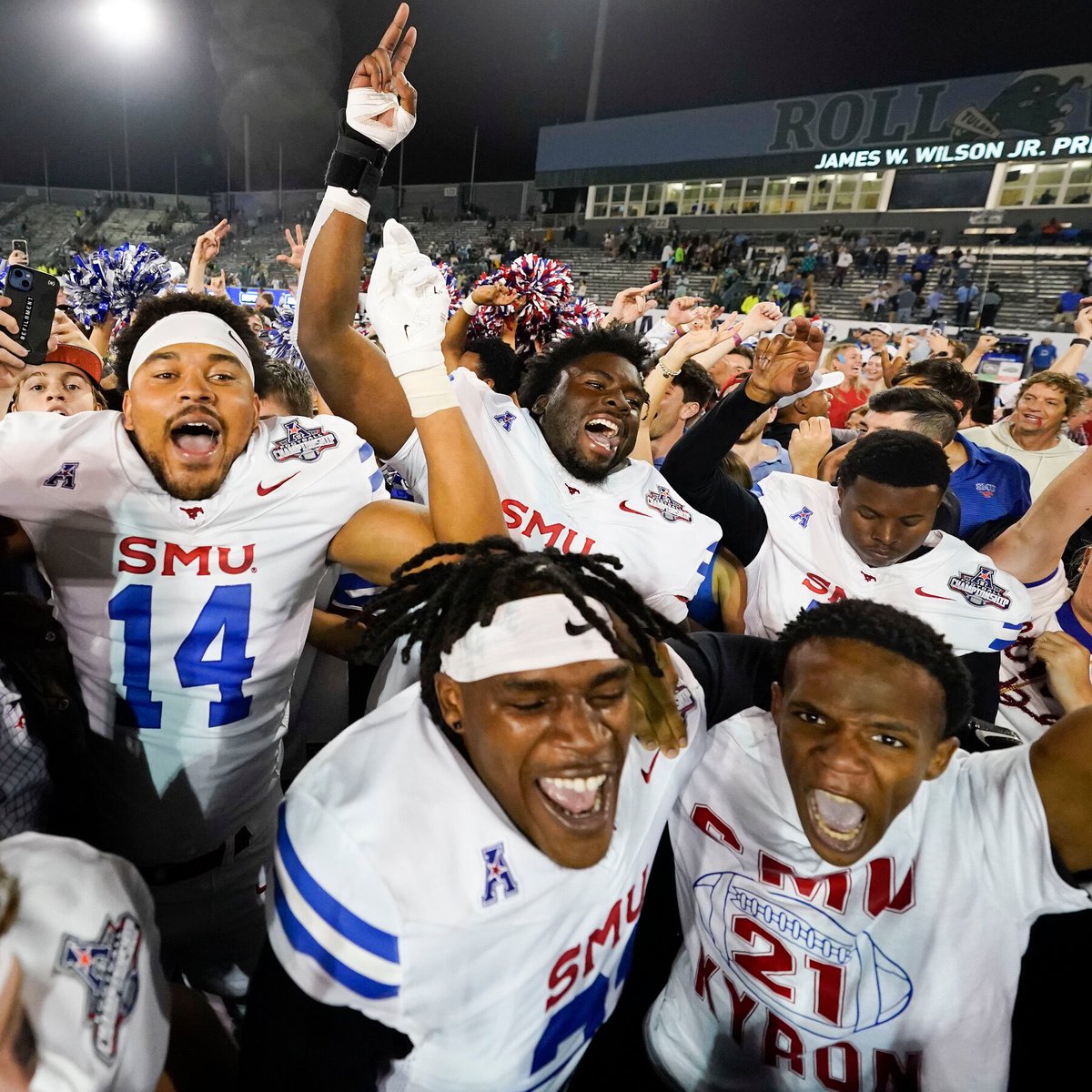 #AGTG After a great talk with
@coachsymons I'm Extremely excited to announce l've earned an offer from THE
Southern Methodist University !! #PonyUp🐎 @Coach_RobMurphy @coach_granville