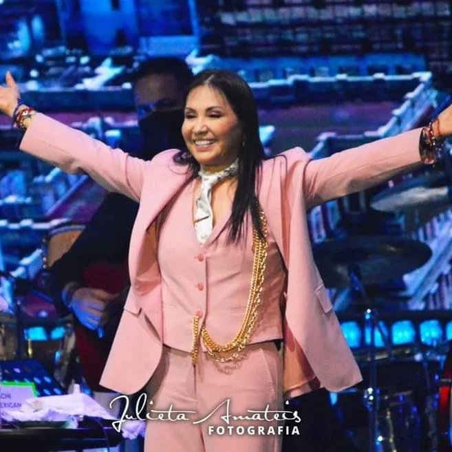AGLaLeyenda's tweet photo. ¡Revive los momentos mágicos del increíble show de Ana Gabriel anoche en Córdoba #Argentina, fotos @javiersedano6 y Julieta Amateis! ✨🎶 #AnaGabriel #Córdoba #EspacioQuality #Concierto #Argentina #UnDeseoMas https://t.co/7pmZSFE8jy