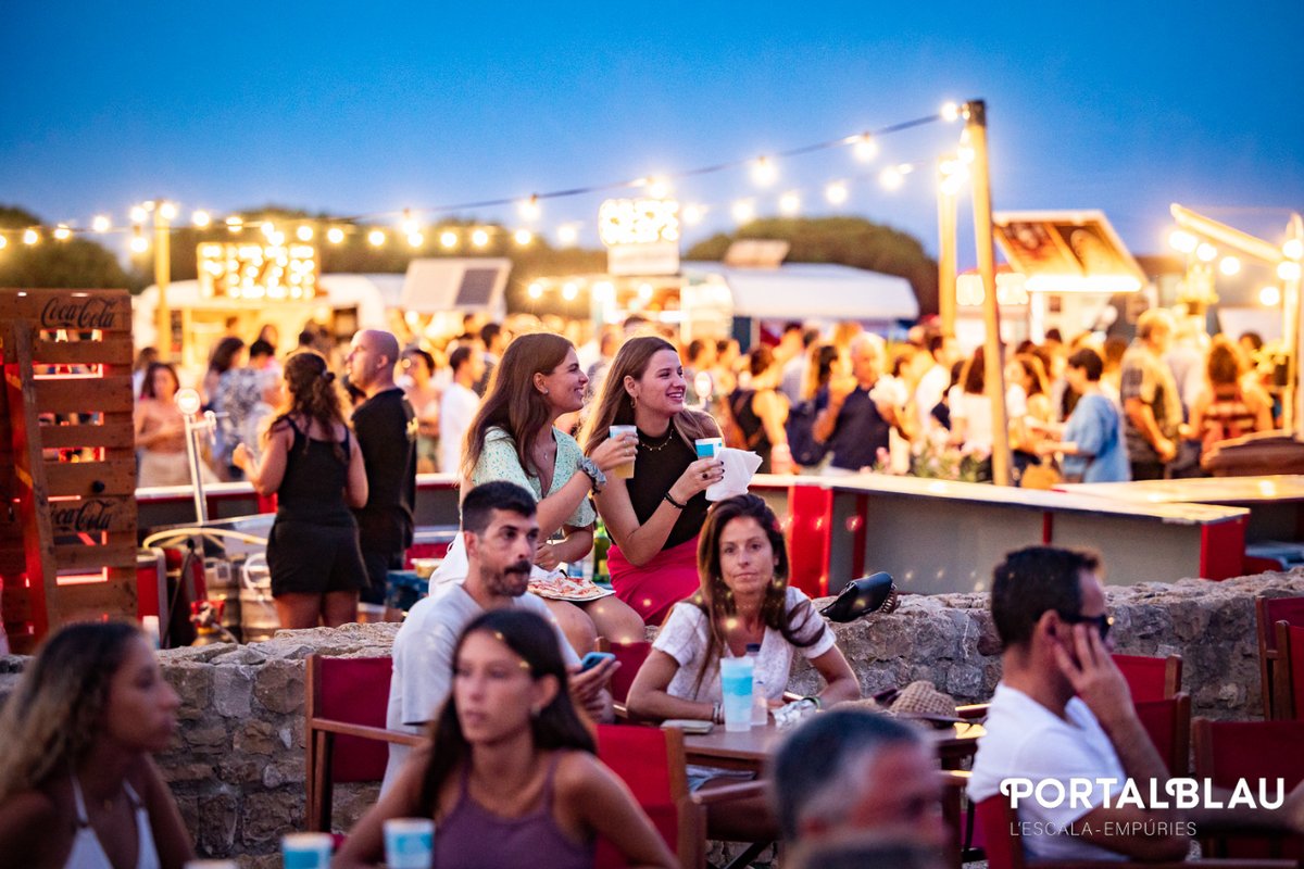 El Festival Portalblau no és només música, no és només cultura. Portalblau és compromís i amistat, sostenibilitat i empatia, són postes de sol i paisatges delirants. I sobretot, Portalblau sou VOSALTRES, els que veniu i ens acompanyeu.
 
#portalblau2024