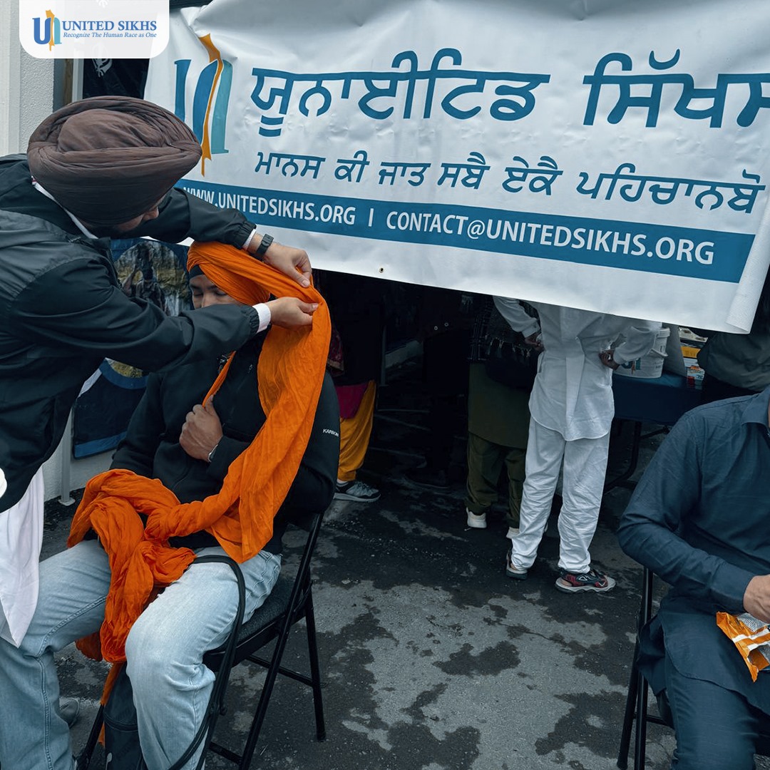 Sangat was inspired by UNITED SIKHS' seva in India and Canada. Projects like Kirti, Galwakdi, Feed the Hungry, and VAAPSI sparked volunteer interest. Thanks, @TimUppal & @jasrajshallan, for showing support at the Malton to Rexdale Nagar Kirtan! 🙌 #UNITEDSIKHS #Seva