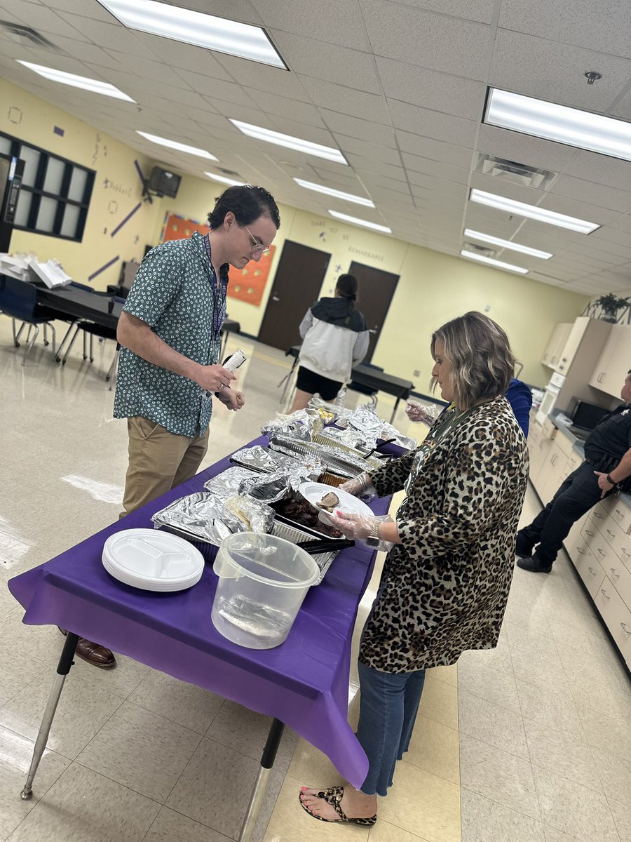 BBQ luncheon from our Leadership Team was on 🔥 today!! We are fired up for our staff! #TeacherAppreciateWeek 🍗 🍖 @kella_price @BrookePaulson20 @WillisSchools