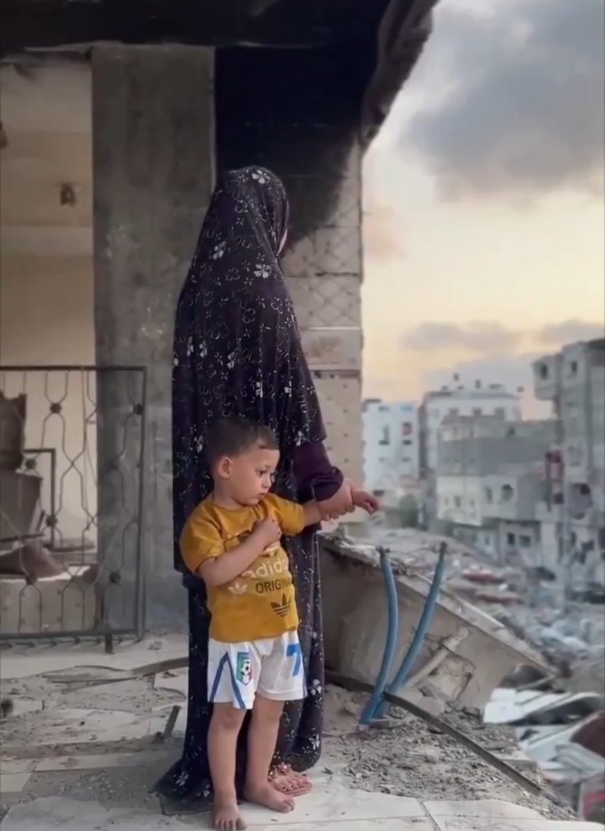 Kûdüs İslam'ındır !!!

İsrail sadece Müslümanlar için değil dünyadaki diğer insanların da güvenliği için acilen durdurulması illa gerekli olan kontrolden çıkmış Allah'ın c.c lanetini hak etmiş yeryüzünde her zaman fesat çıkaran  bir millettir. 

Kiymetli mü'minler duaya