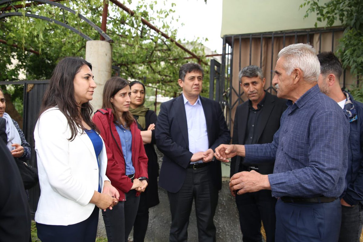 Me duh li bajarê xwe, qadên ku lehî çêbûye lêkolîn kir û careke din me fêm kir ku Êliheke bi hêz girêdayî yekîtiya li gel xelkê me ye. - Kentimizde yaşanan sel bölgelerini yerinde inceledik. Bir kez daha anladık ki güçlü bir Batman, halkımızla olan birlikteliğimizden geçmektedir.