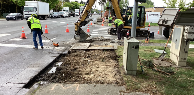 Construction on the Washington Ave S Stormwater Pump Station continued last week with water and sewer inspections and pump installation. Work on 84th Ave S (East Valley Highway) also continues with the pouring of new ADA ramp improvements and pedestrian crossing hardware.