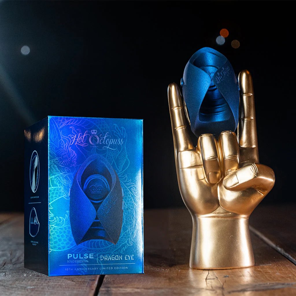 🐉 Ignite his passion with the Pulse Solo Essential Dragon Eye🔥Experience intense solo pleasure like never before with this sleek and powerful toy designed to unleash your inner dragon ohsensa.com/products/pulse…

#giftforhim #bodywellness #bodyhealing #bodyworkout  #wellness