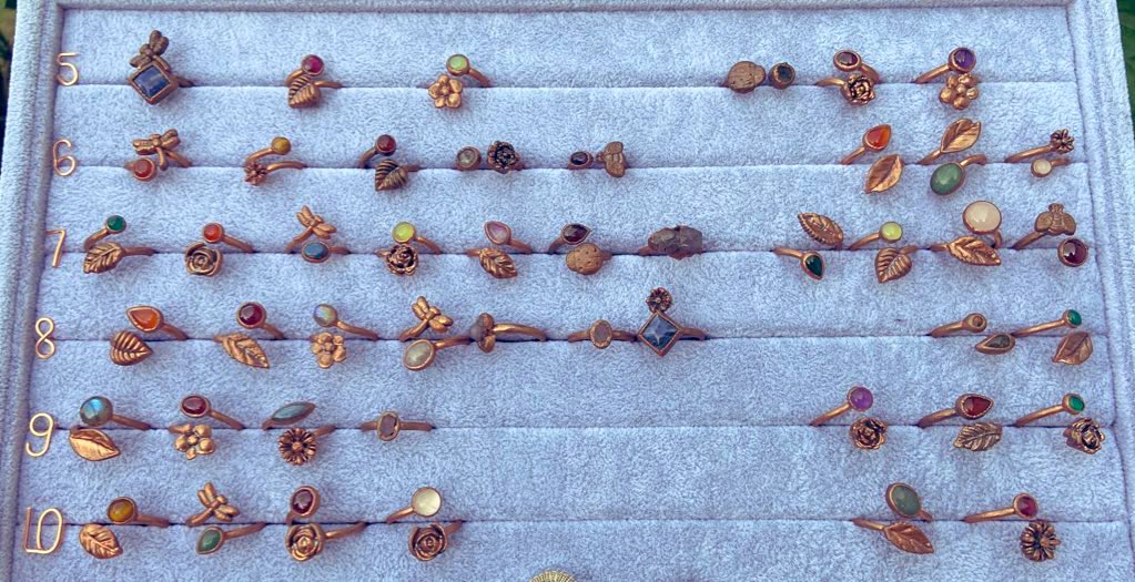 Tons of adjustable $25 rings available 💍🫶