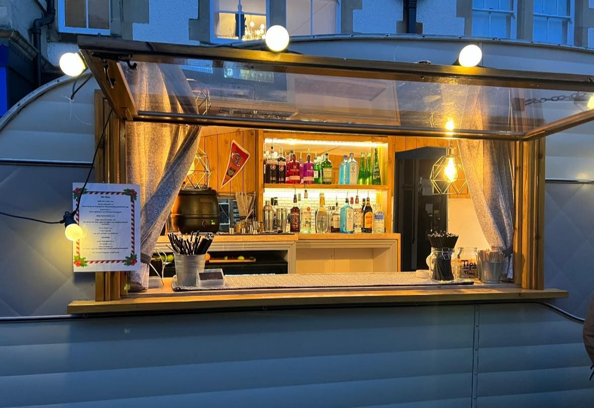 🍹 Quench Event Bars will make your wedding day sparkle with their fantastic mobile bar services! From fully trained bartenders to a stunning selection of indoor & outdoor bars, Quench has everything you need to keep the party going! 🎩👰

thecompleteweddingdirectory.co.uk/QuenchEventBar…

#mobilebar