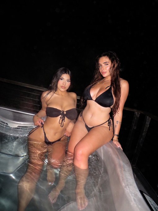 1 pic. Caution contents may be hot @lildedjanet https://t.co/CFkBxoevxO<a class="tags" href="/tag/lildedjanet">@lildedjanet</a>