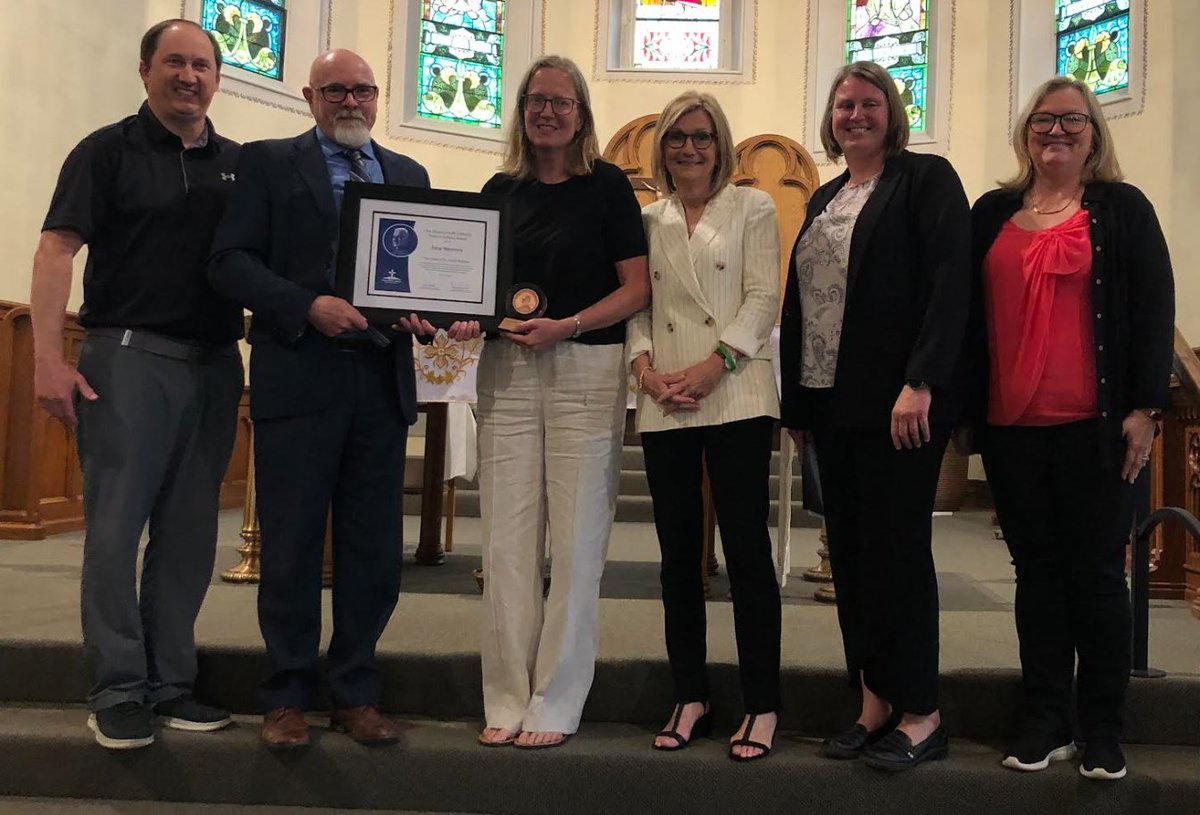 Congratulations to Erma Weernink! 2024 inductee into The Order of St. Andre Bessette! Well done, good and faithful servant! @DOL_ca @HPCDSB @DevPeace @stannescss