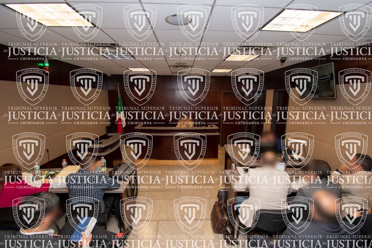 #Chihuahua Retrasan nueve meses juicio oral contra César Duarte para procesarlo en libertad.

—El 5 de junio se revisará si continúa o no en prisión preventiva. Se han presentado múltiples tretas para liberarlo después de las elecciones.

👉 zonafree.mx/2024/05/07/ret…