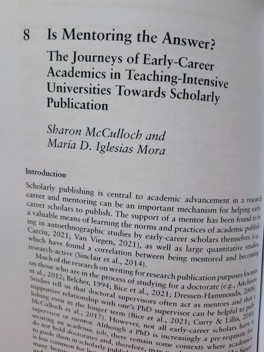 samcculloch1's tweet image. The book with our chapter has arrived!