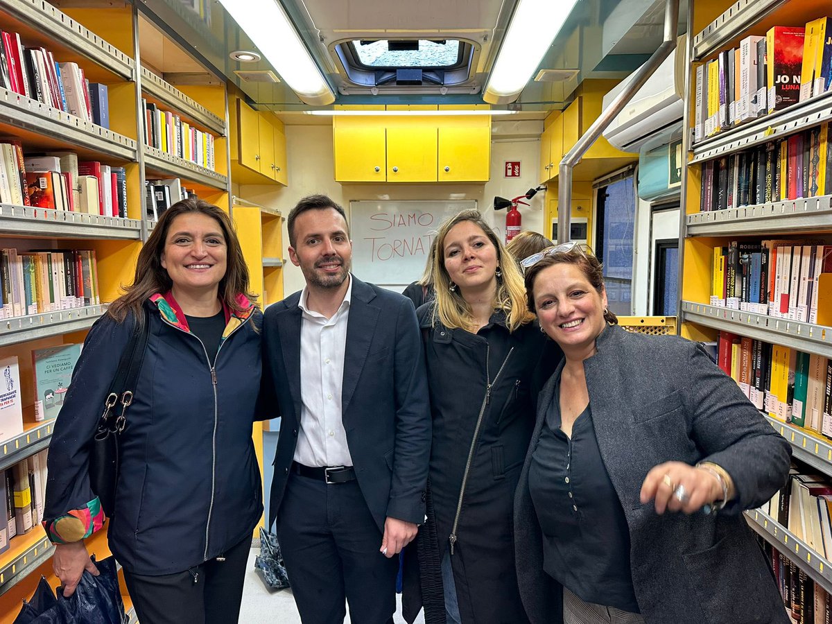 Dopo il dramma dell’alluvione,Campi Bisenzio riparte dalla cultura,con le nuove sedi della biblioteca ‘diffusa’ al Teatrodante Carlo Monni, al Museo di Gonfienti e con il #Bibliobus messo a disposizione da @comunefi. Un presidio sociale,culturale in attesa degli spazi definitivi