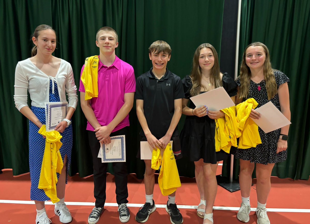 Congratulations to the Guilderland CSD Capital Zone PE Leadership Award winners who were honored at a ceremony at HVCC last night. Look at all these outstanding young leaders in our PE classes! GO DUTCH! @GuilderlandCSD