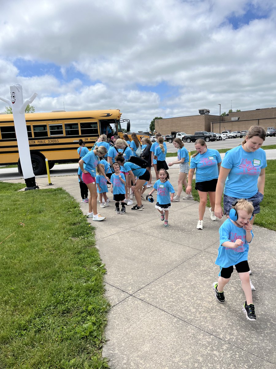 Fulton High School's Student Council and Leadership Class came together to orchestrate their much-anticipated annual Fun in the Sun Event. Spearheaded by a dedicated committee of students, the event bore testament to the power of inclusive youth leadership. #SOMOUnity #SOMO