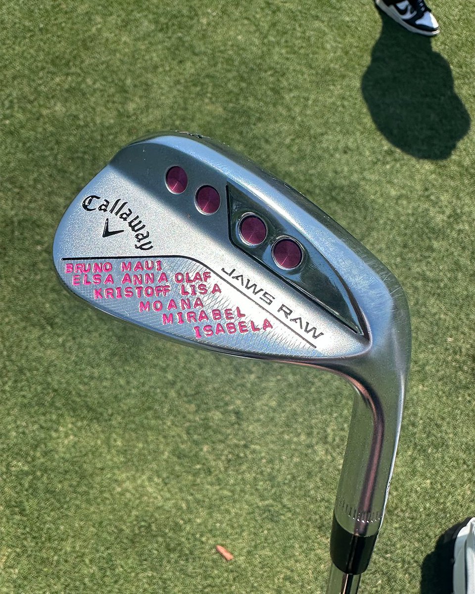 Wholesome 🥹

@GeorgeBryanIV's wedges are stamped with his 3-year-old daughter's favorite Disney characters.
