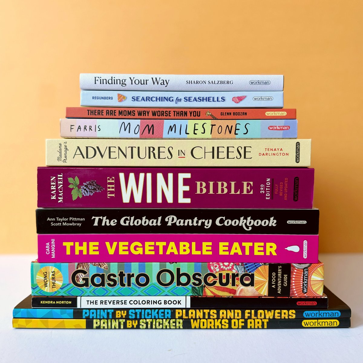 It’s no secret that our favorite present for any occasion is a book—or several 😇📚 Here are some recommendations for what to gift the mom figures in your life this Mother’s Day!