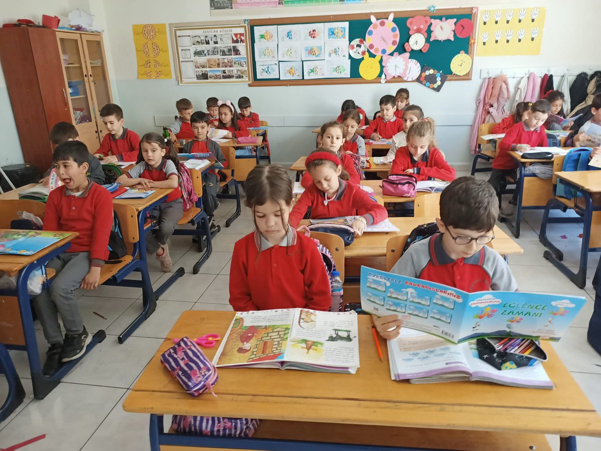 Okuyoruz  Bafra İlçe Milli Eğitim Müdürlüğümüz tarafından Yürütülen Farkımız Okumak Olsun  projesi.                           <a href="/mehmetalikatip1/">Mehmet Ali KATİPOĞLU 🇹🇷</a>          <a href="/bafra_mem/">Bafra İlçe Millî Eğitim Müdürlüğü</a>                    <a href="/Bafrabarbarosi1/">Bafrabarbarosilkokulu</a>      <a href="/osmancakir60/">OsmanÇAKIR</a>   <a href="/FahriGuler55/">Fahri Güler</a>