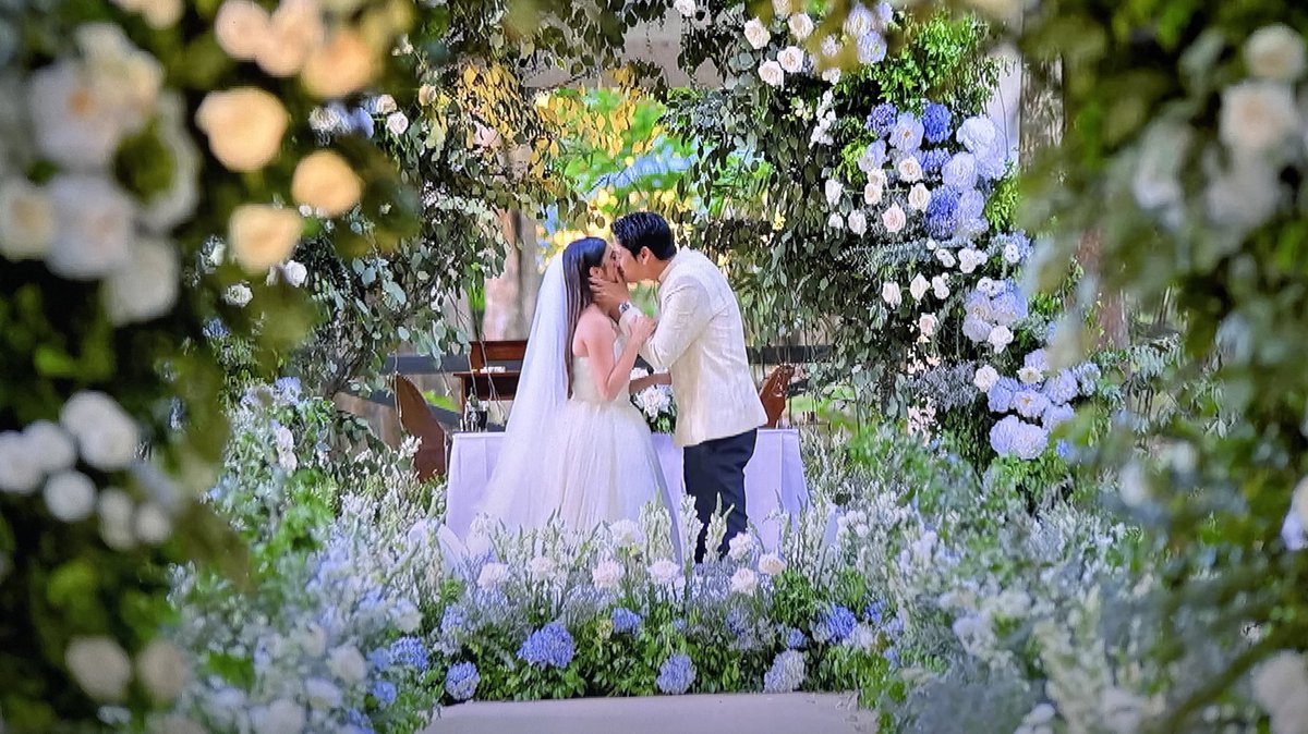 LNGSHOT_PH's tweet photo. If y'all don't stan Donny and Belle, y'all be missing a lot in life. 🤷‍♀️

#DonBelle https://t.co/z7Ia64JUvs