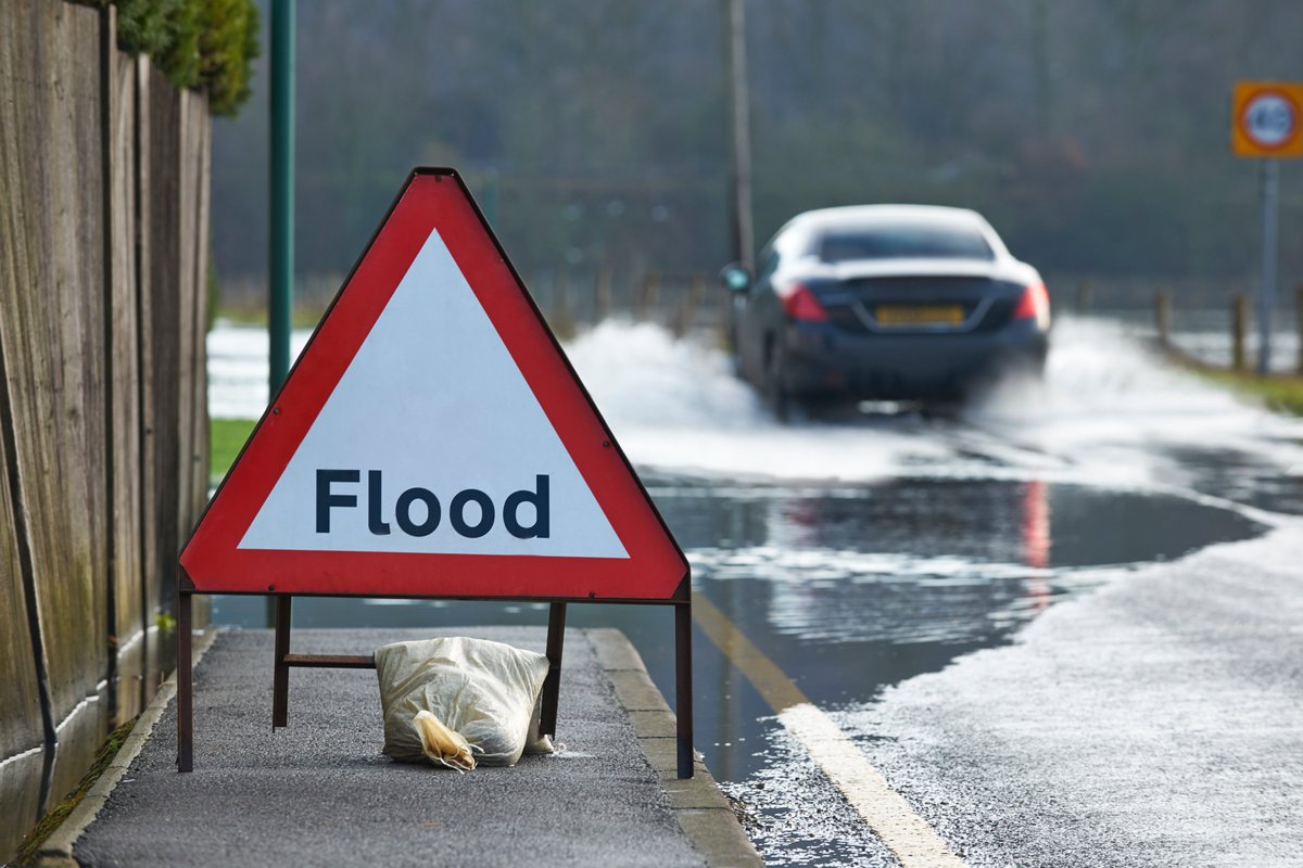 Understanding the impact of flood risk on mortgage approvals is key in today's conveyancing world. Our recent article looks at the relationship between flood risk assessments and mortgage lending. Find out more on our website: bit.ly/4b24PBl
#ConveyancingNews #FloodRisk