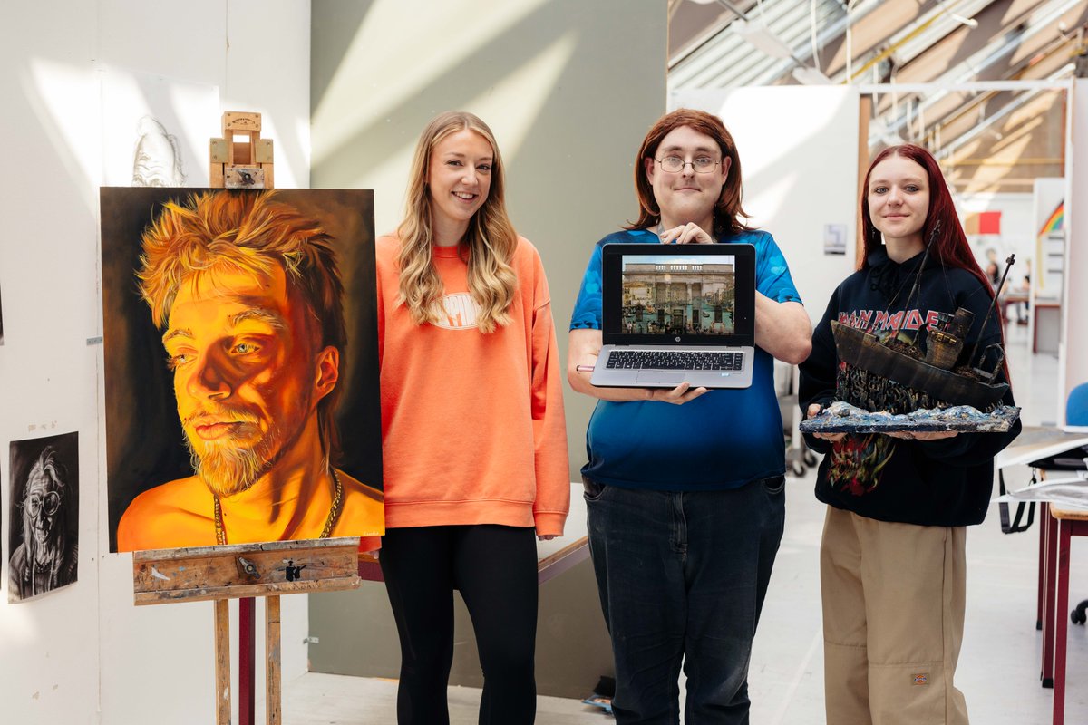 Huge congratulations to our fabulous students whose work will be displayed at this year’s @HullFerens Open Exhibition!

◼️ Lauren Carr (BA Fine Arts)
◼️ Victoria Wright (Access to HE Art & Design)
◼️ Yeseniia Serduik (L2 Art, Design & Media)

#JoinTheJourney #FerensOpen