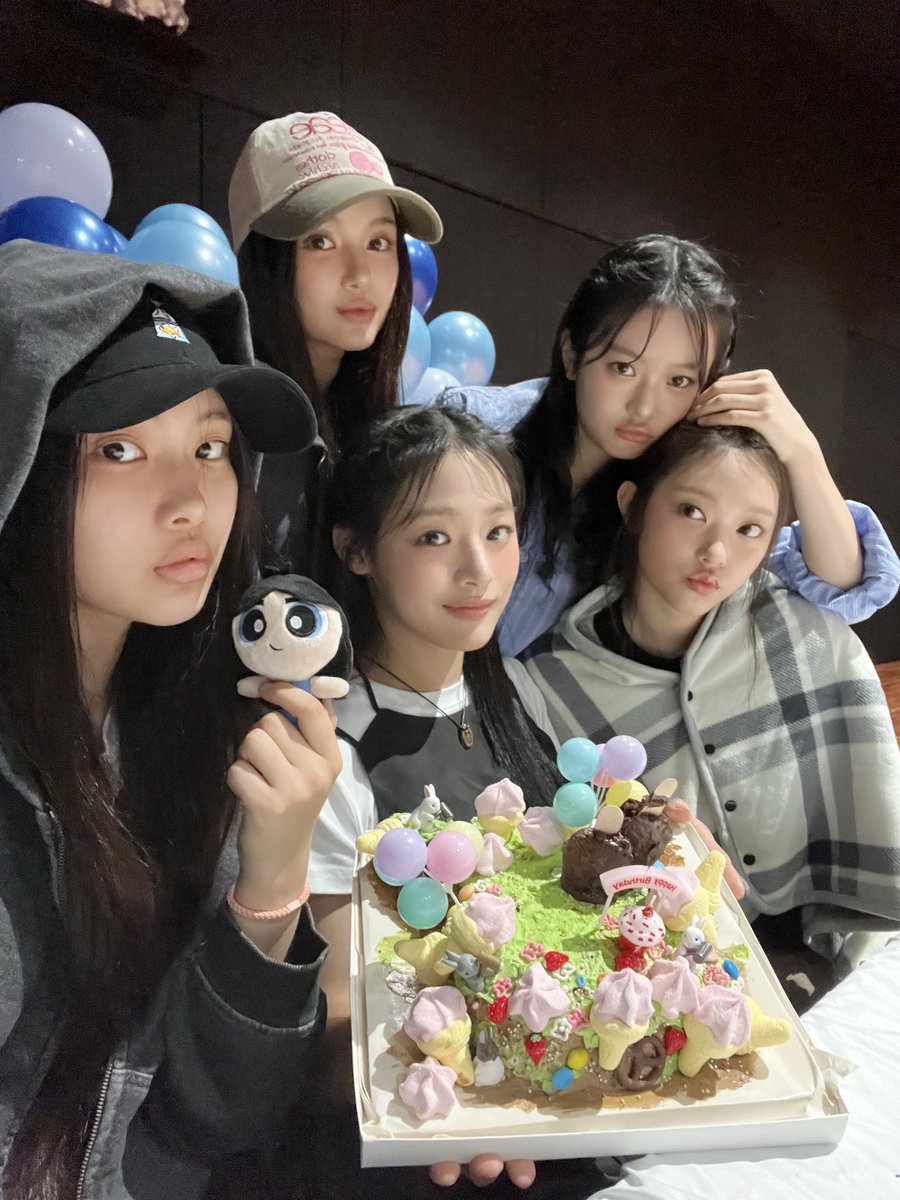 NewJeans tweet media