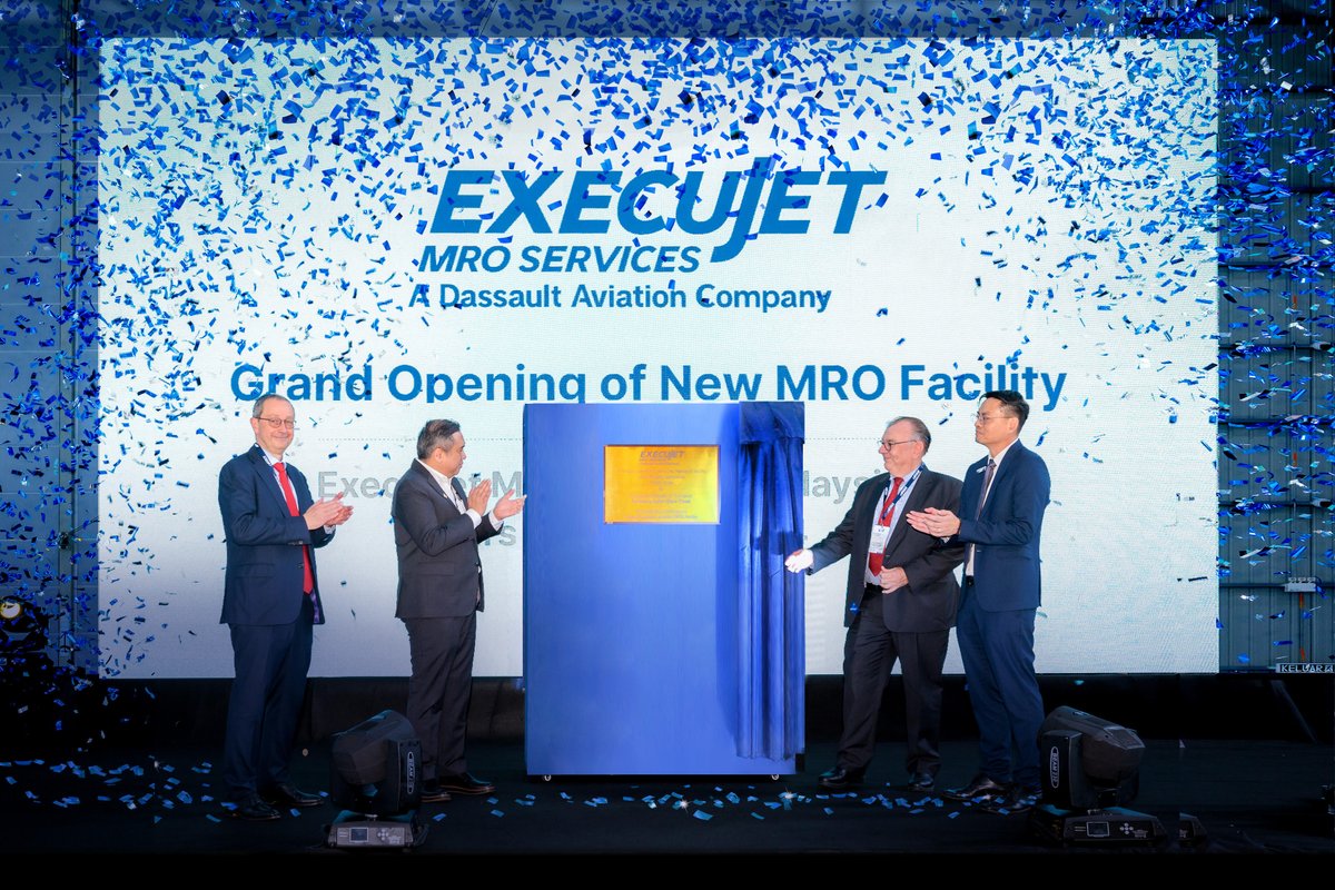.@ExecujetMro Malaysian transport minister Anthony Loke speaks at Dassault MRO's ExecuJet KLservice center grand opening, citing strong business jet activity in the region🇲🇾. Read more: bit.ly/3UnIGpS