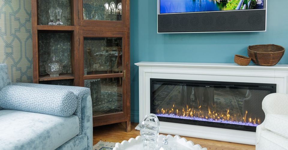 2024 Pasadena Showcase House Touchstone Sideline Elite® 50 Smart Electric Fireplace with Encase® Surround Mantel, photo credits: @HERMOGENO DESIGNS and 8x10proofs If you are in the Pasadena, CA area between now and May 19, check out the Potter Daniels Manor at the 2024 Pasadena