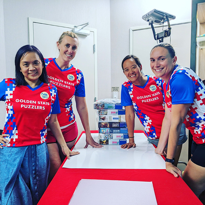 What does it take to become a world-record jigsaw puzzler? @miteecs alum Tammy McLeod (front left of the photo) has the answer. @MIT_alumni alum.mit.edu/slice/mit-alum…