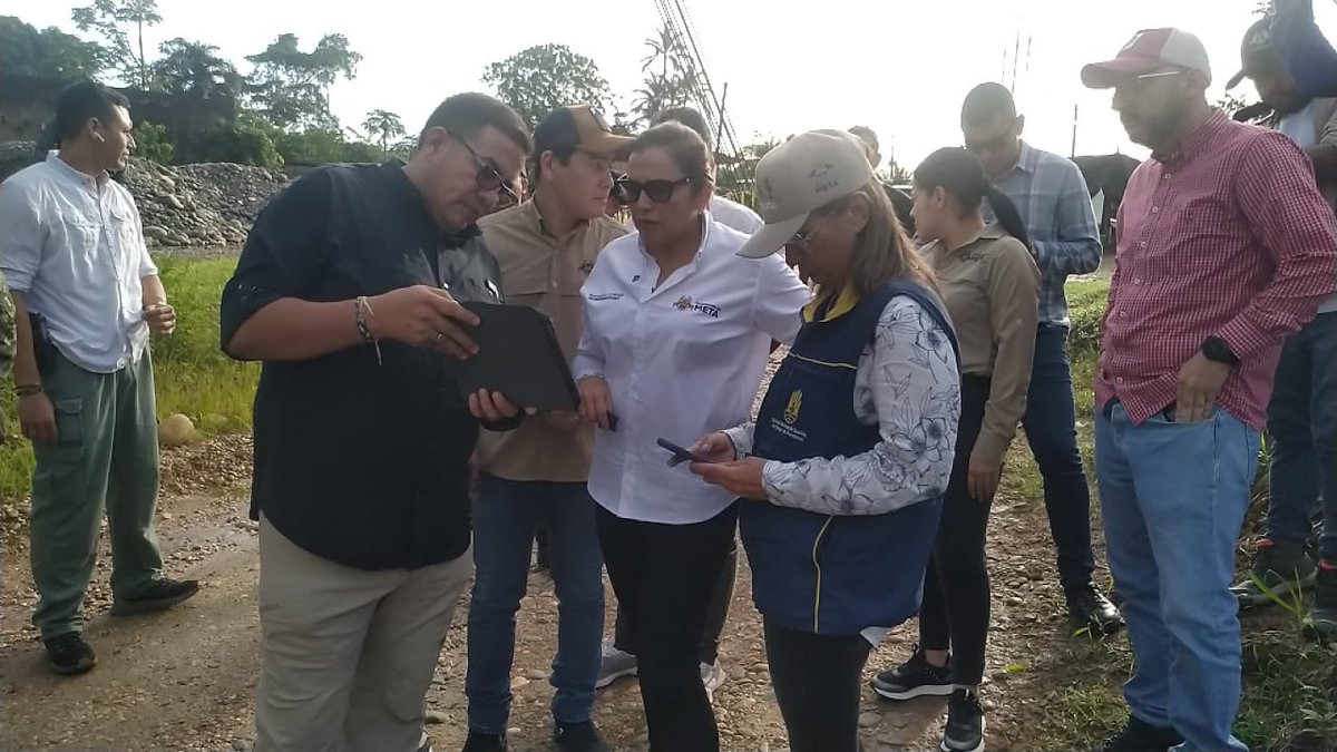 Desde la #DIGERDMeta Acompañamos nuestra gobernadora Rafaela Cortés en su visita a Vista Hermosa, con el fin de atender emergencia de Piñalito y otras necesidades primordiales para el municipio. #GestiónDelRiesgo